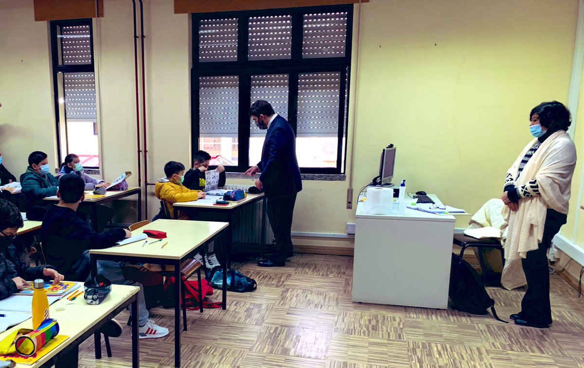 ME assinala a reabertura das atividades letivas presenciais na EBS de Idães #Felgueiras.  Um visita simbólica a este AE, o 1.º a fechar portas por causa da pandemia, em 2020. Um exemplo da resiliência e superação que acontece nas comunidades educativas, de norte a sul do país.
