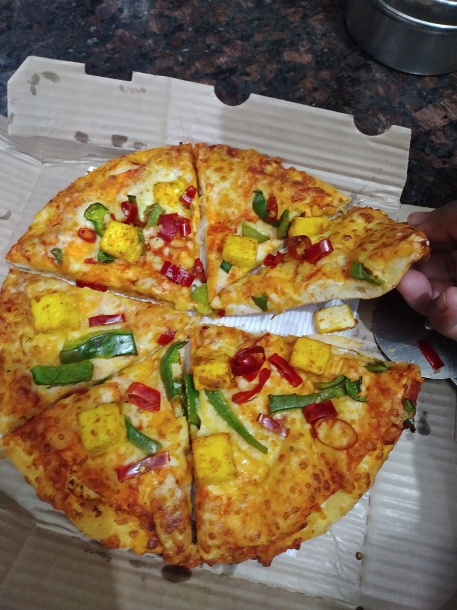 i_m_aka's tweet image. A New World under Covid19..and a New #CheeseBurstPizza without Cheese by @dominos @dominos_india..I didn't knew that Domino's has been hot so bad by Covid that they are taking money for services but not rendering them...#SHAME