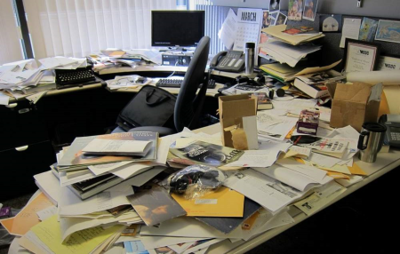 MichiganEGLE's tweet photo. Happy National Clean Your Desk Day!
Today is a great opportunity to recycle paper properly: https://t.co/W17m6555Vh
#MiEnvironment #MiRecycle #CleanOffYourDeskDay https://t.co/kxIe6jkHsn