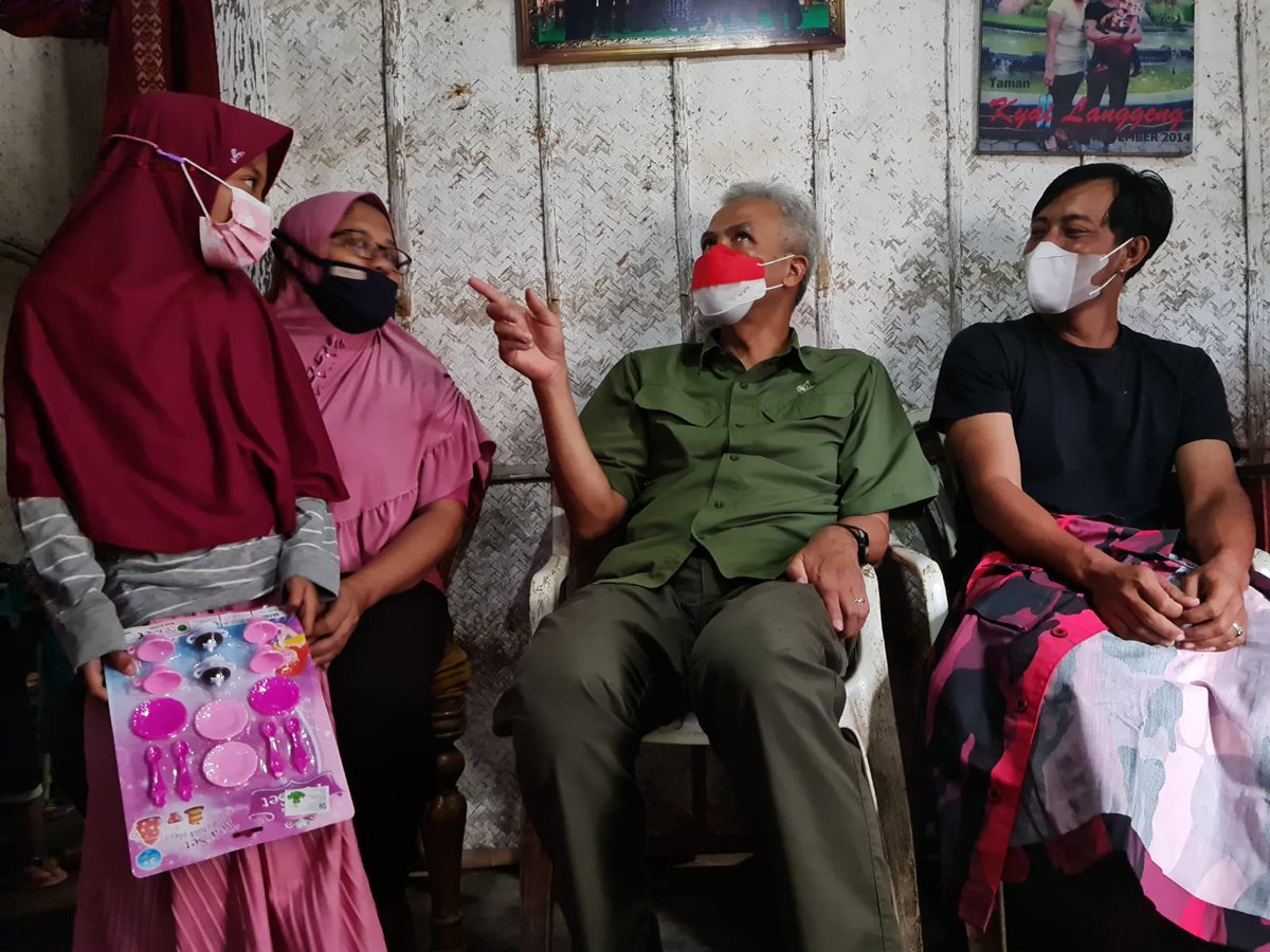Rumah Reyot di Atas Bengkok itu milik Kader, Ganjar: Boleh Saya Bangun?