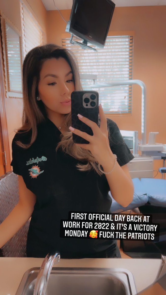 Samixo26's tweet photo. #VictoryMonday #FinsUp https://t.co/KcujACTb97