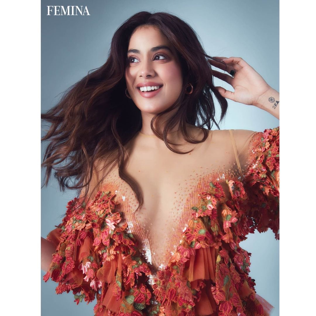 JanhviKUniverse's tweet photo. PICS - #JanhviKapoor for @FeminaIndia (1/2) https://t.co/x4NETTCx6I