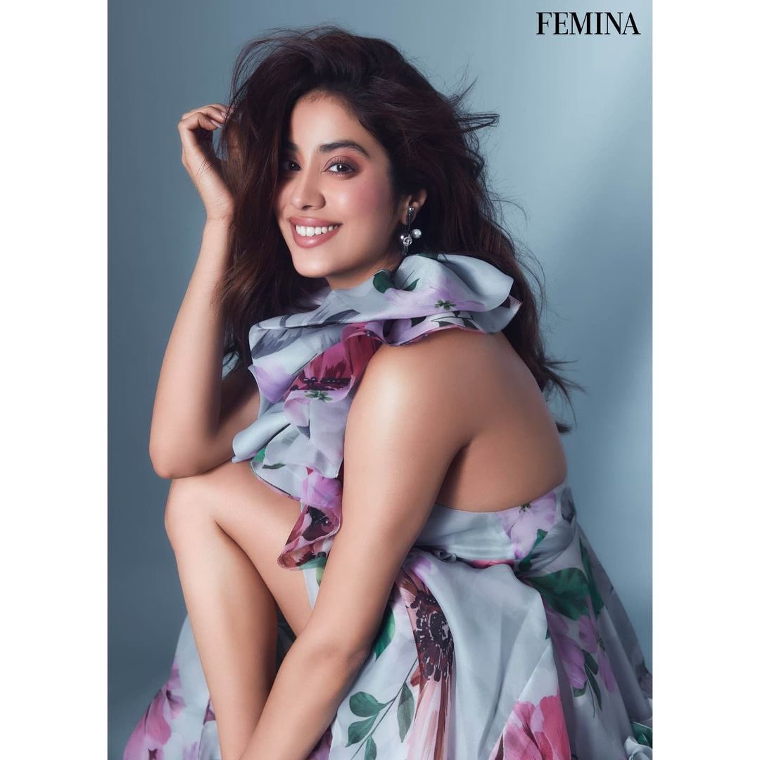 JanhviKUniverse's tweet photo. PICS - #JanhviKapoor for @FeminaIndia (1/2) https://t.co/x4NETTCx6I