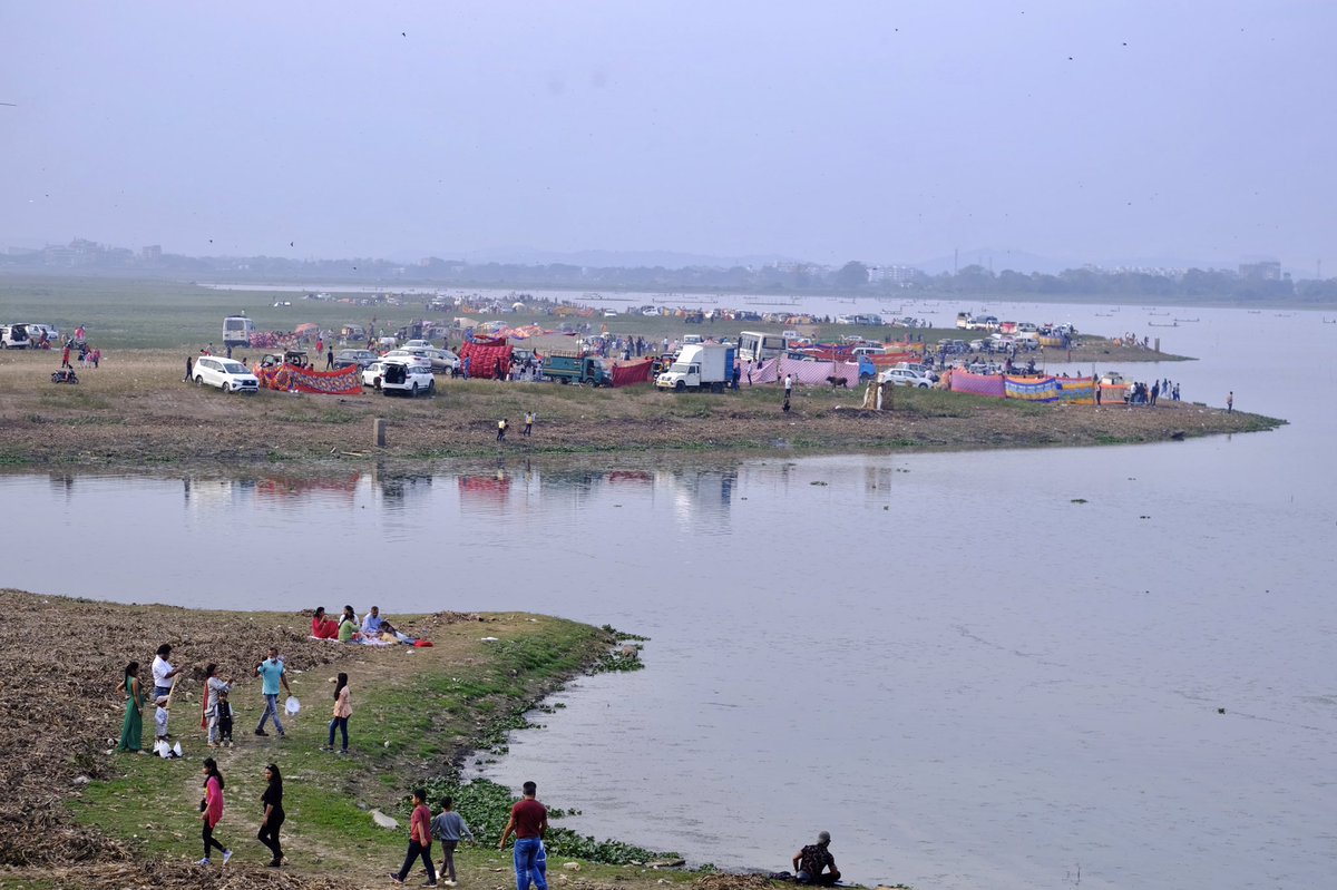 #DeeporBeel the only #Ramsar site #Wetland  of #Assam 10th Jan (Sunday). Massive picnickers plough their vehicles to extremes, pitch tents, cook food, litter all over while the local fishermen are allowed a free fishing day (see boats) @RamsarConv @WetlandsInt @WetlandsTWI