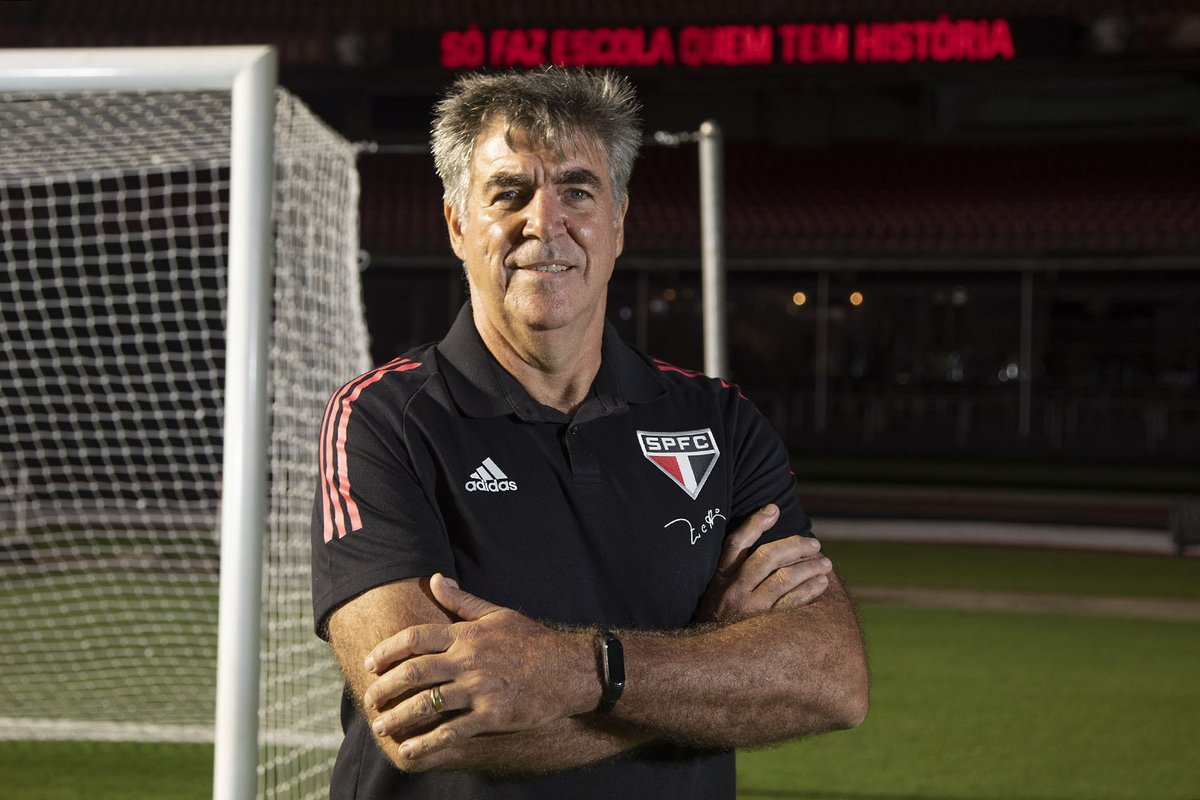 SaoPauloFC's tweet photo. Zetti tem, entre suas principais conquistas, os títulos de bicampeão mundial de 1992 e 1993; da Libertadores de 1992 e 1993, da Supercopa de 1993, da Recopa de 1993 e 1994, da Master Conmebol de 1996, do Brasileiro de 1991 e do Paulista de 1991 e 1992!

Felicidades, Zetti! 🥳🇾🇪 https://t.co/yKRdg0gpvE
