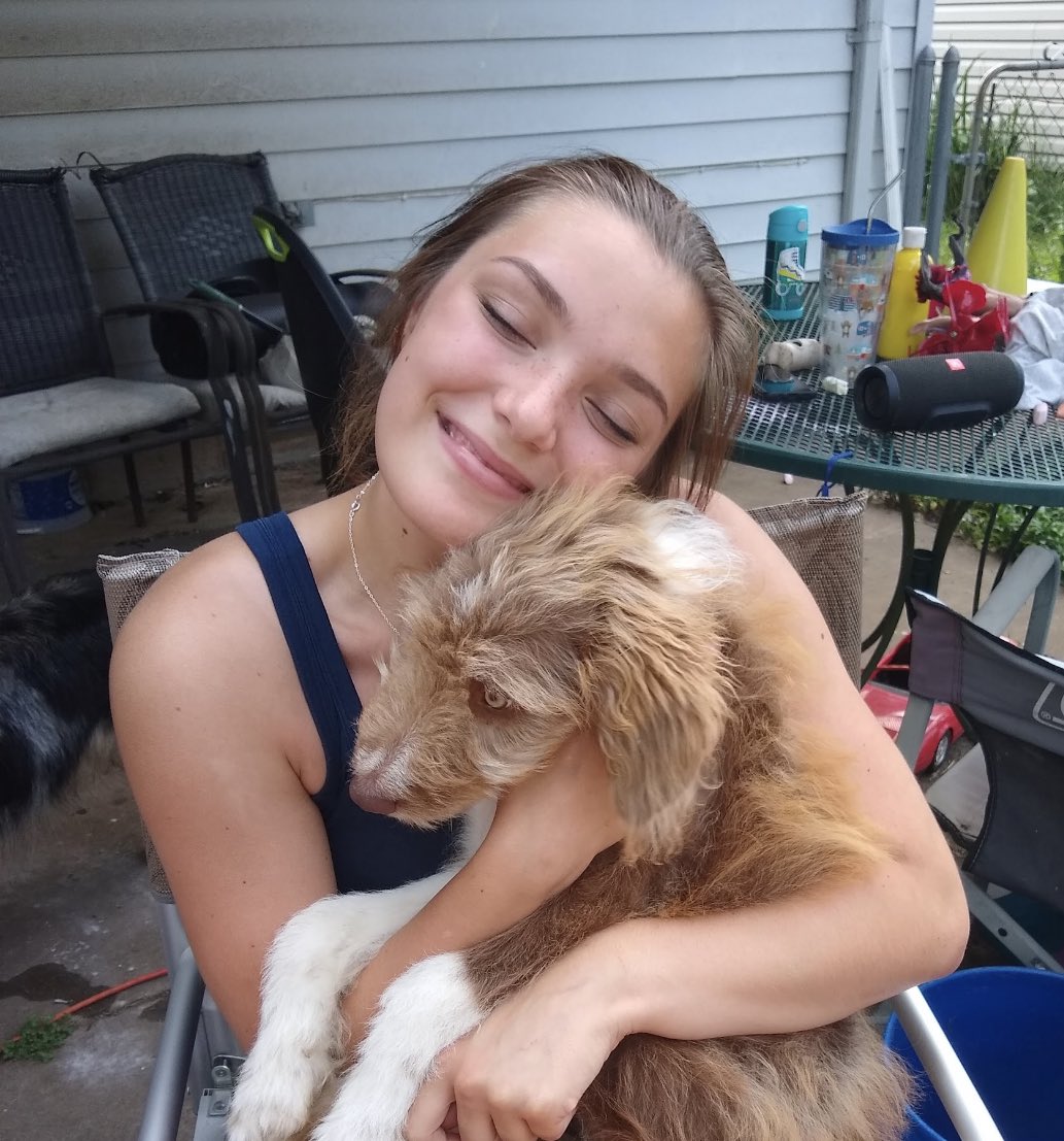 IIKeyClub's tweet image. Meet The District Board Monday:
Division 22 South Lieutenant
Governor, Lauren Monk

A Few Fun Facts About Lauren:
-Likes to watch Outerbanks and Panic
-Enjoys gardening and baking
-Loves plants
Favorite Key Club Memory:
-June Board!

#KeyClub #MeetTheBoardMonday