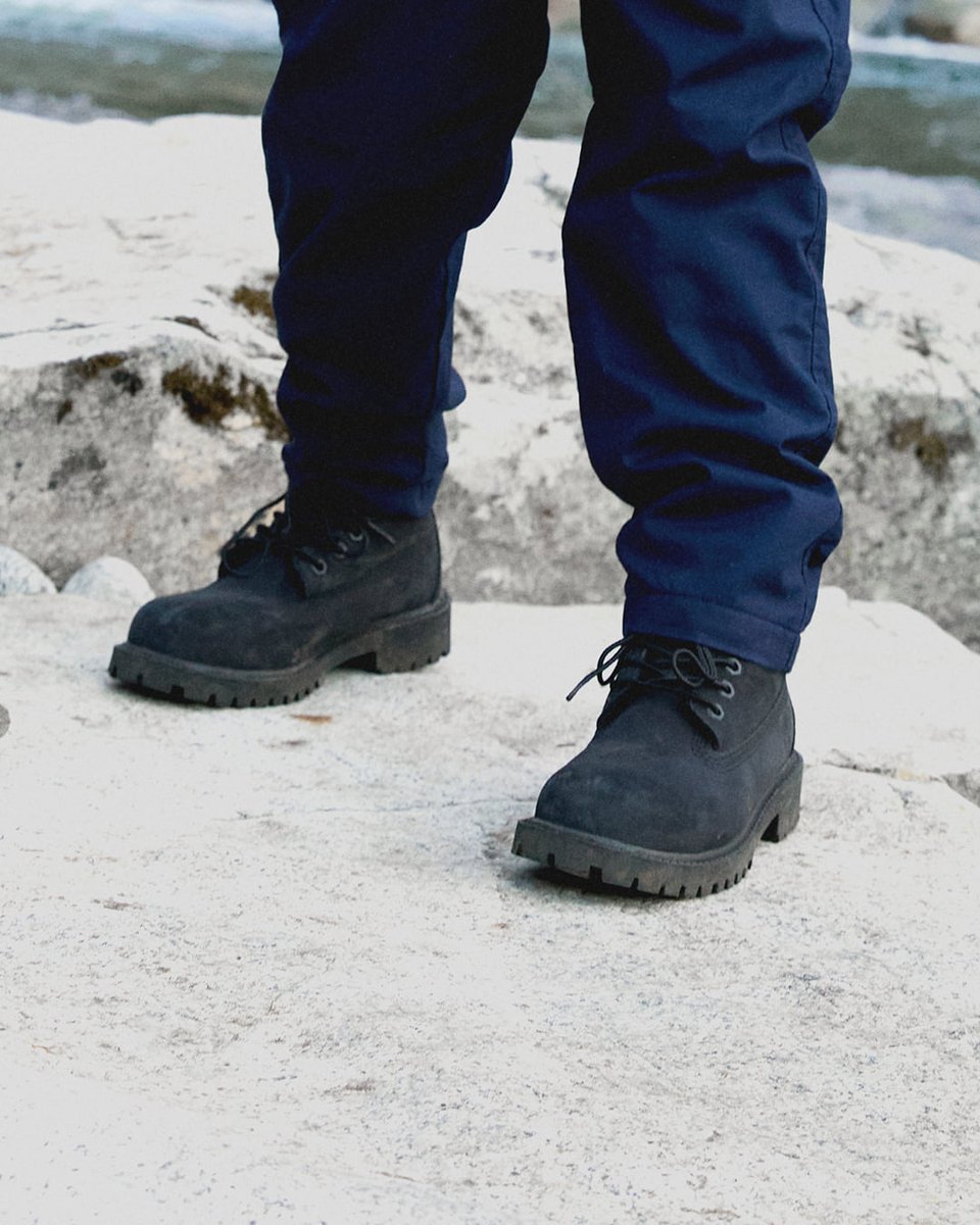 Rain? Not a problem. Timberland know you’d never let a little wet weather stop you, but now they've got the boots to get you there. Wherever it is you’re going. Waterproofed #BetterLeather and ReBOTL lining made with 50% recycled plastic give these classic Timbs a modern edge.
