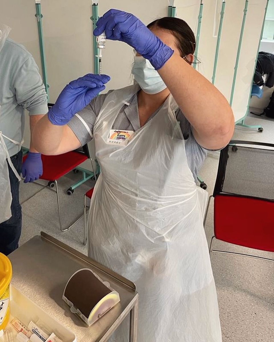 NqnKerry1's tweet photo. Fab Monday morning in clinical skills as always ๐ฉ๐ฝโโ๏ธ๐ฉบ This time Medicines Management & Administration ๐๐ Canโt wait to put all these valuable skills into practice out in placement ๐ #NRS417 #clinicalskills #medicine #studentnurse #prepforpractice #punc21 https://t.co/6RpdGQYIL7