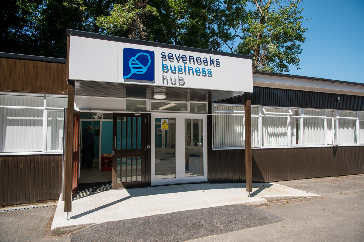 Sevenoaks Business Hub - Hot Desks available now - mailchi.mp/sevenoakschamb… #co-working #networking #officesolutions