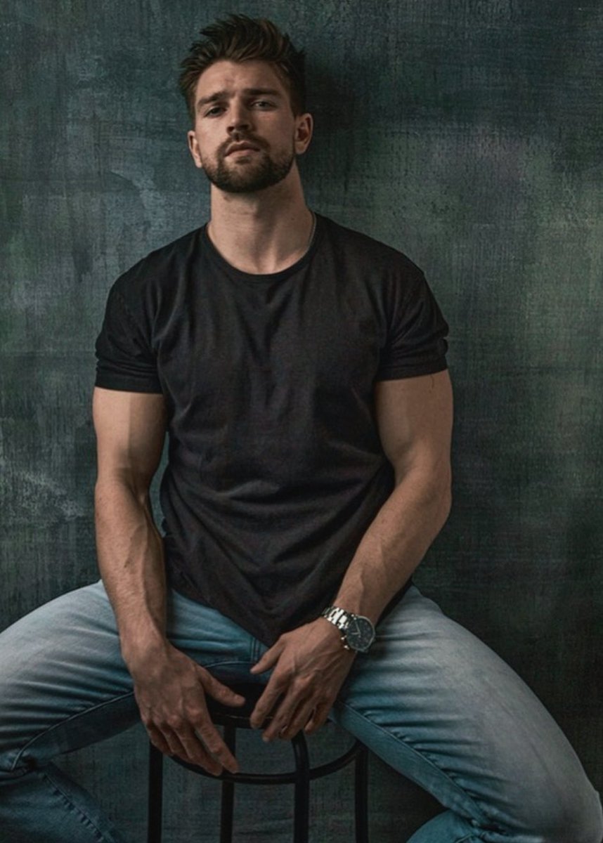 lxstdragxn_'s tweet image. ➳【 𝕎𝕚𝕝𝕝𝕚𝕒𝕞 𝕄.】
⸻         ⸻         ⸻
»ᴵ&apos;ᵐ ˢᵉᵃʳᶜʰⁱⁿᵍ ᵗᵒ ᵇᵉʰᵒˡᵈ ᵗʰᵉ ˢᵗᵒʳⁱᵉˢ ᵗʰᵃᵗ ᵃʳᵉ ᵗᵒˡᵈ.«

➝ꜰɪʀᴇꜰɪɢʜᴛᴇʀ
➝ʟᴀ ᴜɴɪᴠᴇʀꜱɪᴛʏ ʟᴀꜱᴛ ʏᴇᴀʀ
➝ᴍᴀᴛᴜʀᴇ ᴛʜᴇᴍᴇꜱ +18

                       ¿ʀᴛ/ᴍɢ?