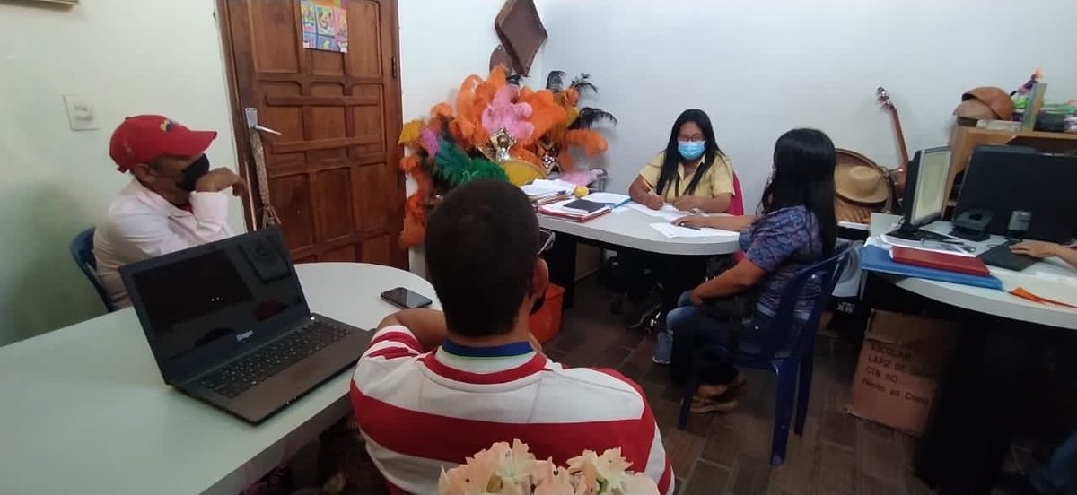 Alcaldía Angostura del Orinoco (@cbo_alcaldia) on Twitter photo Directora de <a href="/CBO_Educacion/">Dirección de Educación Angostura del Orinoco</a> <a href="/MsolEducando/">Marisol Garcia</a> sostiene encuentro con la concejala Teresita González para seguir afianzando estrategias para el regreso al año escolar de los pequeños #GestiónSergioHernández <a href="/comandosergioh/">Sergio Hernandez</a>
#JuntosContraLaCovid19 Directora de <a href="/CBO_Educacion/">Dirección de Educación Angostura del Orinoco</a> <a href="/MsolEducando/">Marisol Garcia</a> sostiene encuentro con la concejala Teresita González para seguir afianzando estrategias para el regreso al año escolar de los pequeños #GestiónSergioHernández <a href="/comandosergioh/">Sergio Hernandez</a>
#JuntosContraLaCovid19