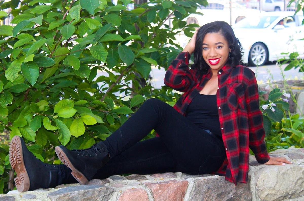 BeautifulEnc's tweet image. Focus on your future, don’t look anywhere but ahead ✨ #HappyMonday ❤️