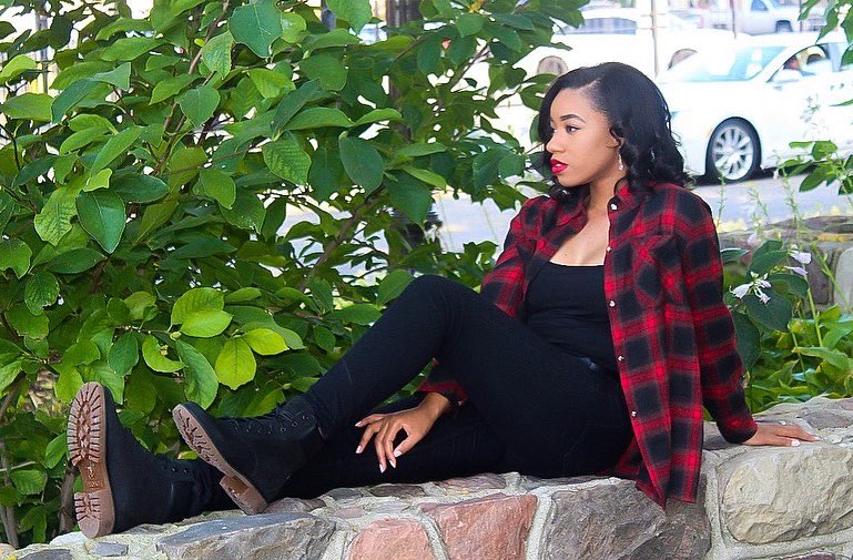 BeautifulEnc's tweet image. Focus on your future, don’t look anywhere but ahead ✨ #HappyMonday ❤️