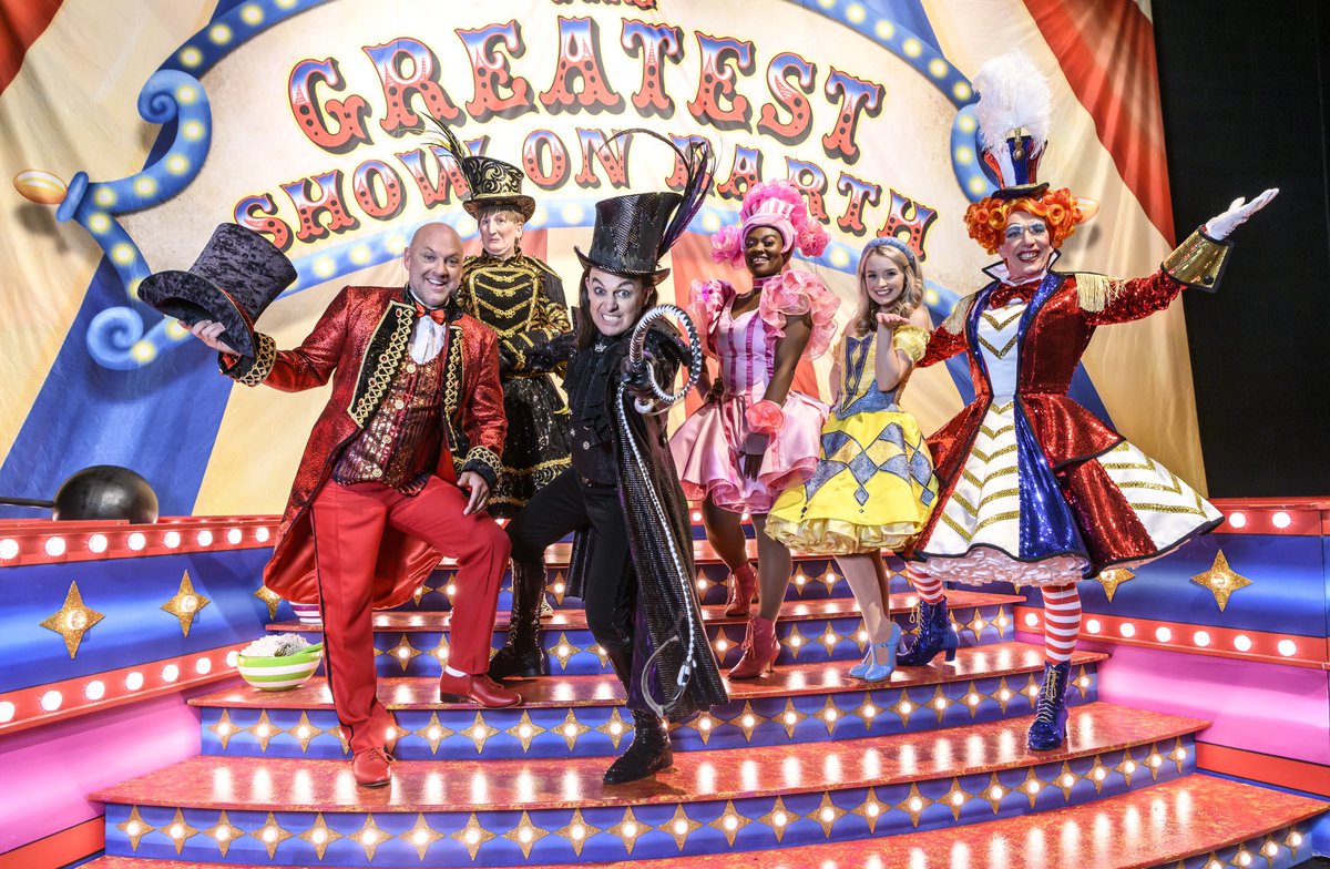 Absolutely loved being back at the <a href="/brumhippodrome/">Birmingham Hippodrome</a> panto. Goldilocks and the Three Bears is one of the most spectacular panto productions I’ve ever seen. Hilarious too! <a href="/JDonOfficial/">Jason Donovan</a> <a href="/TheMattSlack/">Matt Slack 💙</a> @DoreenTipton <a href="/DorranceTweets/">Samantha Dorrance</a> keeping a true British tradition alive! #brumpanto