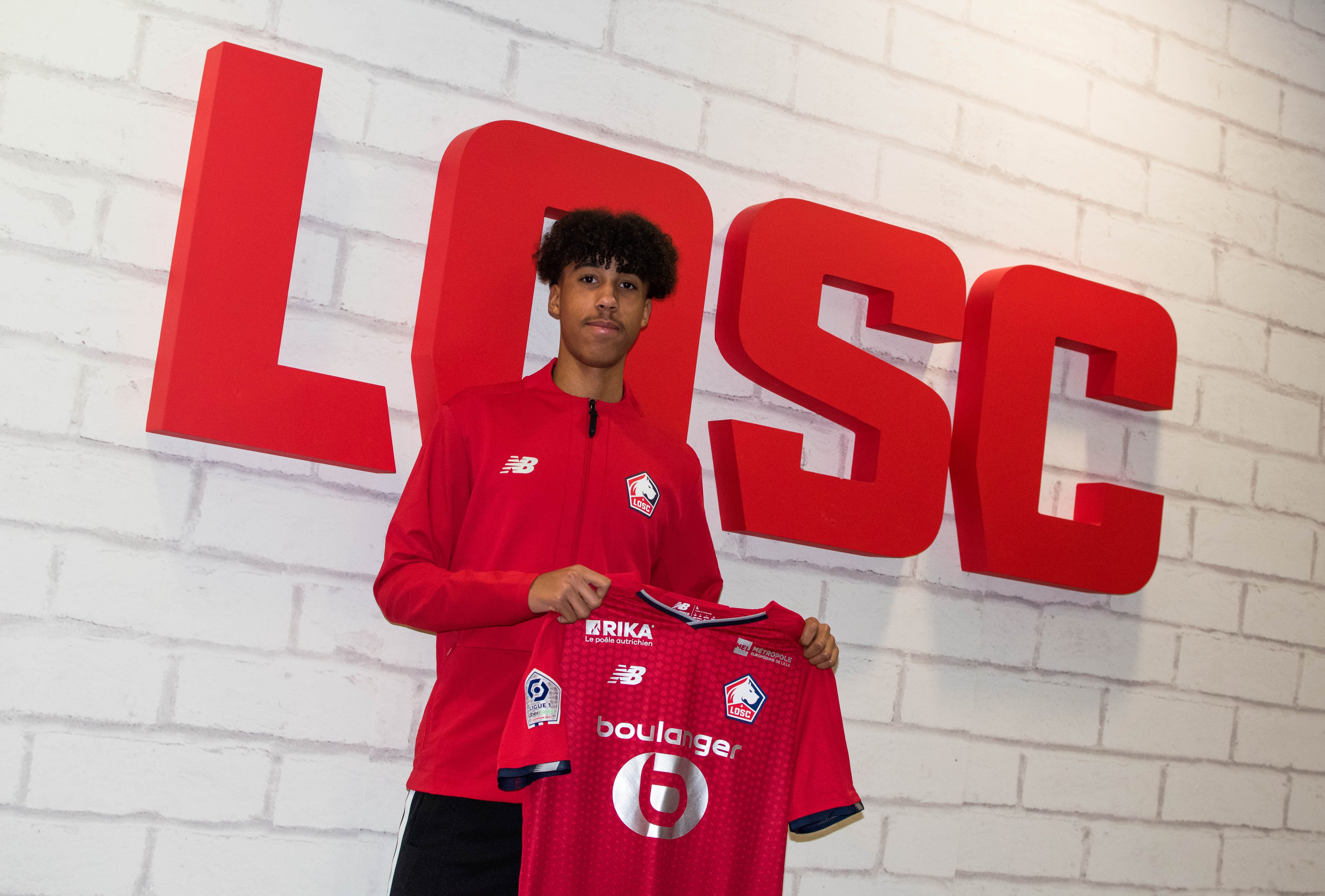 LOSC on Twitter "Leny Yoro (16 ans), pur produit du LOSC et engagé