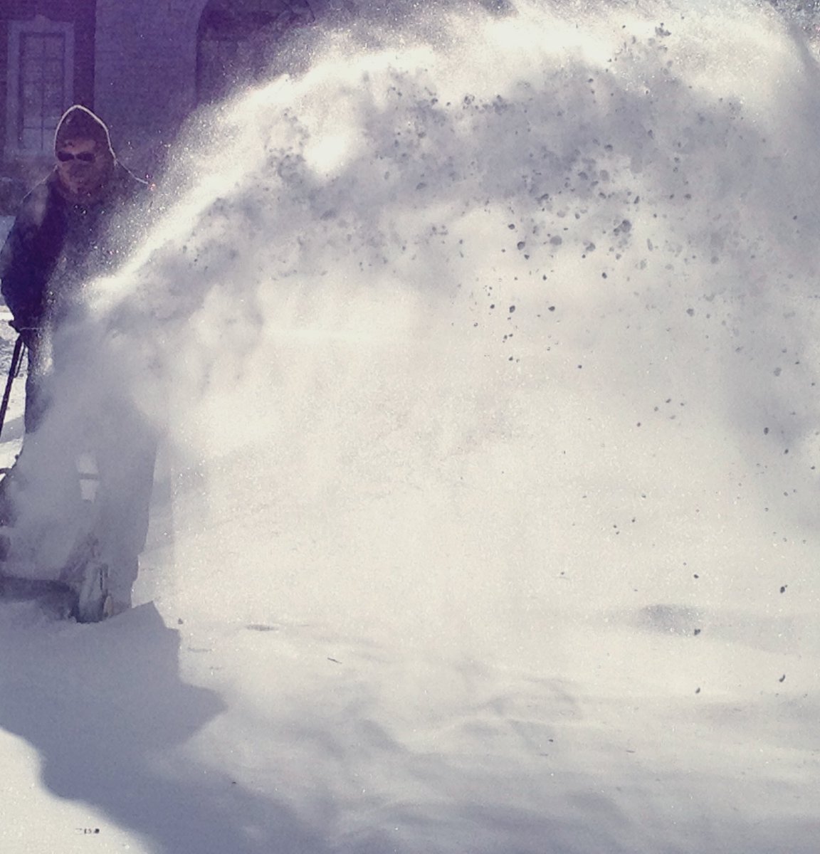 MitchandMarcy's tweet photo. @DailyPicTheme2 When #winter arrives, along come #major #snowstorms to #PureMichigan; And that’s when Mitch has to #snowrake the #roof and get out the #snowblower - again and again! ☃️
❄️📸 #mitchandmarcyphotos
#OaklandCounty @StormHour #ThePhotoHour #snow #DailyPictureTheme #snowday https://t.co/5wFy0Kvugq