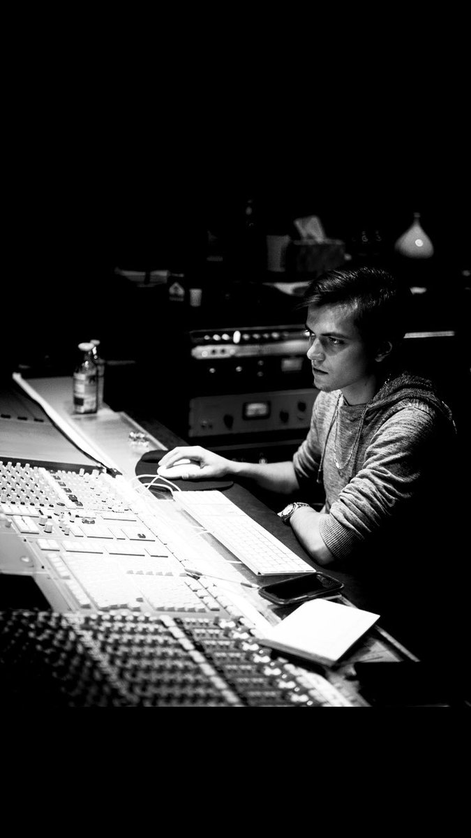 BradFeeneyProd's tweet photo. back in LA booking sessions

premium room in Burbank 💎
available for $80/hour

also offering discount blocks 💰
in North Hollywood
starting at $50/hour

and don’t forget to tap in w me for mixing!

taking on 3-5 more songs this month
$250/song (mastering included)

DM for info https://t.co/p4dl6Fjull