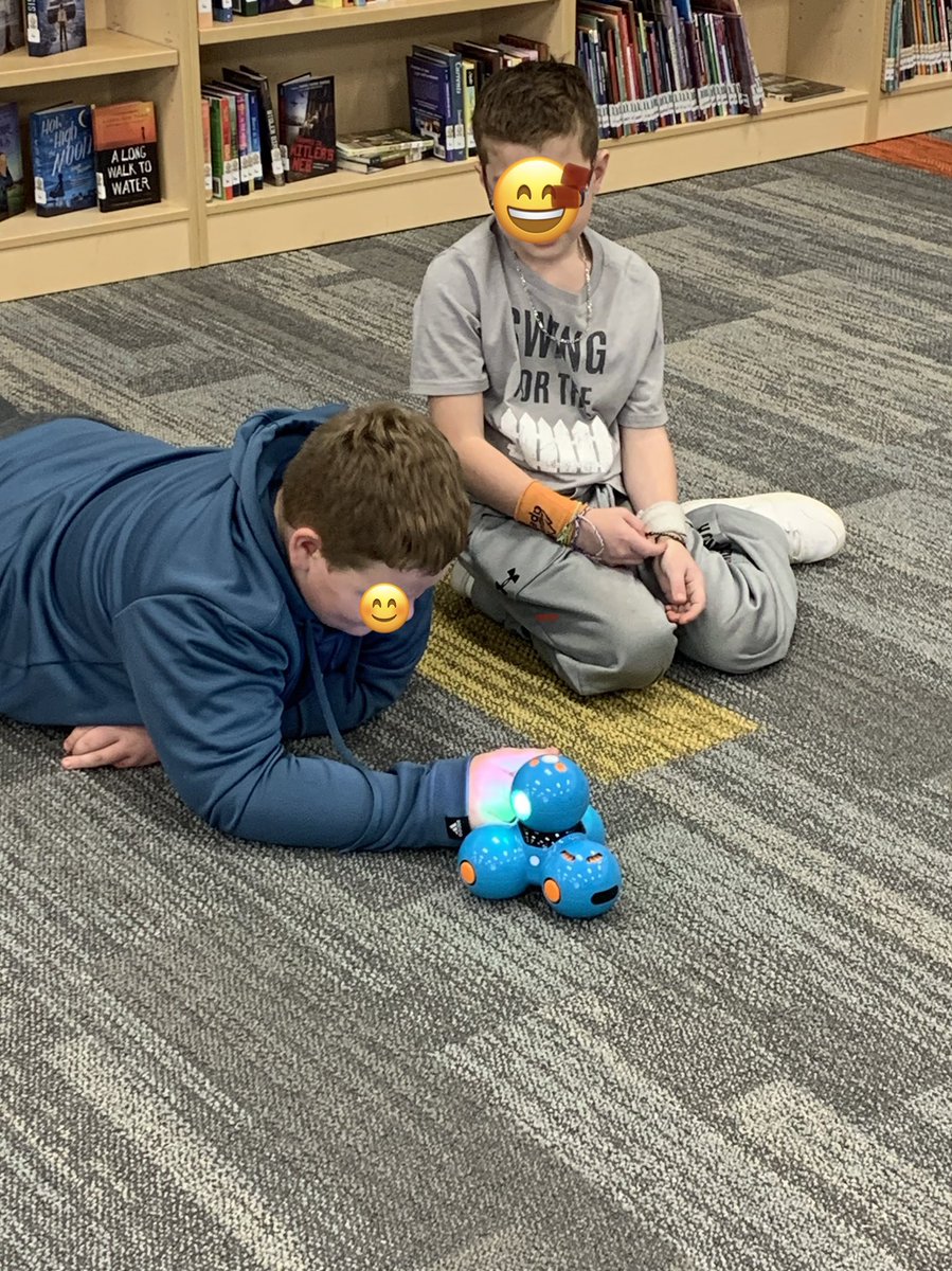 Introducing our Otters to Dash and Dot robots with this unplugged coding activity! #excellenceIsInPlainview #otterlyAwesome <a href="/plainviewElem/">Plainview Elementary School</a>