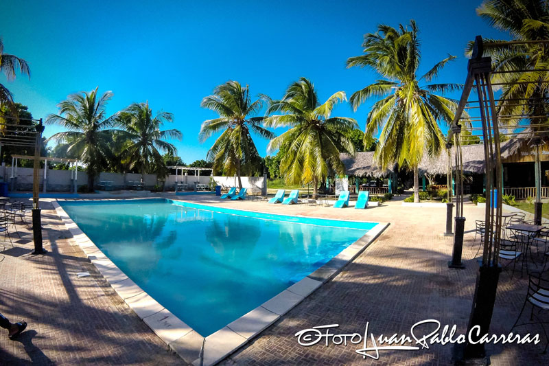 jpabloACN_Cuba's tweet photo. Villa Playa Blanca, perteneciente a  #ExpoHolguín, se distingue por la hospitalidad y la satisfacción de  clientes, en la playa homónima enclavada en #RafaelFreyre, #Holguín, en una de las riberas de la bahía de #Bariay, sitio del desembarco de Cristóbal Colón en #Cuba. @ACN_Cuba https://t.co/vlMy0pDfpJ