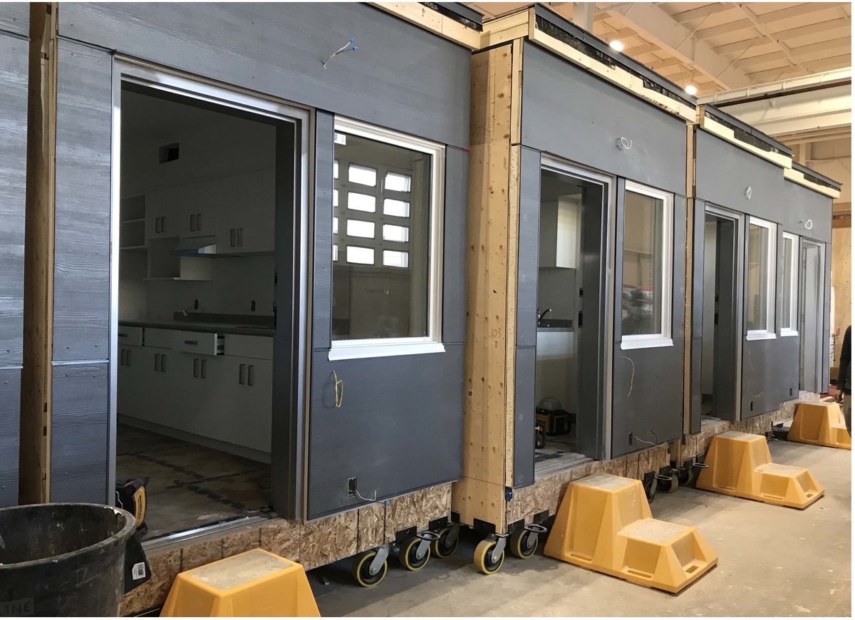 RegionofDurham's tweet photo. Micro-home units are scheduled to be installed this week to offer transitional housing with supports in @OshawaCity. 💙🏘️ This is supportive, yet temporary, accommodation meant to bridge the gap from homelessness to permanent housing. Learn more at https://t.co/v2aBI0DMnc. https://t.co/Nrbjy0Ta5V