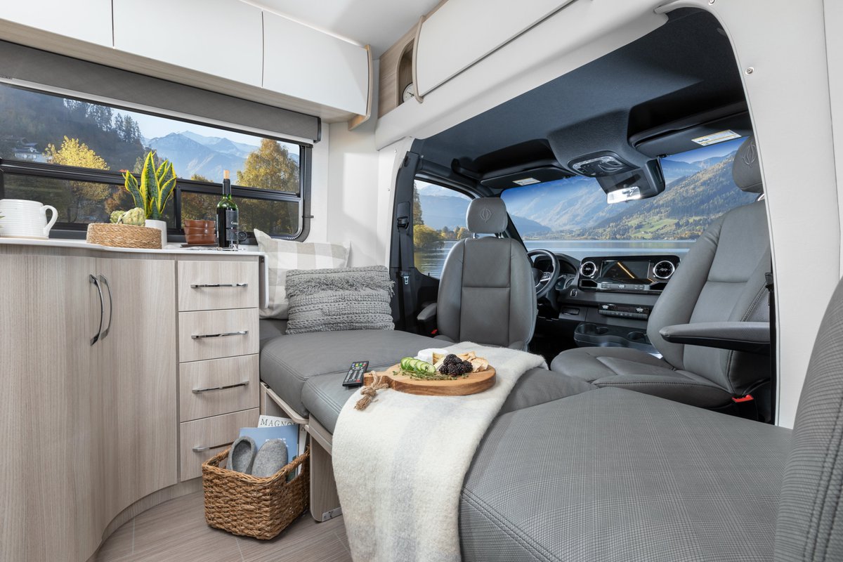 MBvansUSA's tweet photo. The Unity Twin Bed &amp; Island Bed from @leisurevans are ready for whatever the day brings, from morning to night or an indulgent afternoon nap. With the choice of a full-sized, walk-around island bed or twin beds, a comfortable place to relax is ready when you are. #RVPartner https://t.co/azXfcJc9OV