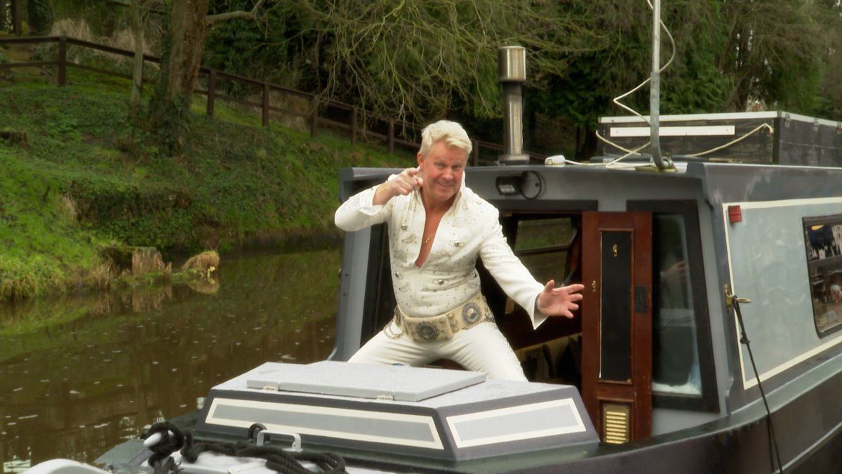 Paul Crone (@croneyitv) on Twitter photo Heartbreak Boatel..we meet Cheshire Elvis tribute act Paul Larcombe who lives on a canal boat! Great bloke, lovely voice. Watch <a href="/GranadaReports/">ITV Granada Reports</a> at 6pm. Thank you very much huh huh! Heartbreak Boatel..we meet Cheshire Elvis tribute act Paul Larcombe who lives on a canal boat! Great bloke, lovely voice. Watch <a href="/GranadaReports/">ITV Granada Reports</a> at 6pm. Thank you very much huh huh!
