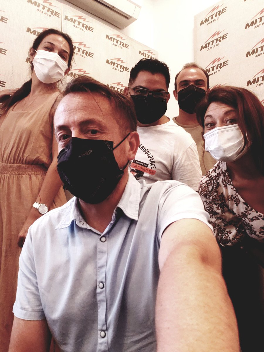 #AHORA #MedioDiaEnMitre equipo de emergencia haciendo el aguante al resto de los compañeros <a href="/soleromerg/">S💚LΣ 💜</a> <a href="/JuliRivoira/">Julian Rivoira</a> <a href="/MiliFelizzia/">Emiliana Felizzia</a> <a href="/carlosmitree/">carlos acuña</a> nos quedamos de 11 a 13hs en <a href="/radiomitrecba/">Radio Mitre Córdoba</a> 🎙📻🎧