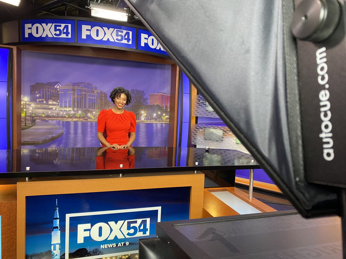 KeneishaDeas's tweet photo. ‘22               🎉

2 Years       ✌🏿     

2 Blessed   🙏🏿
#NaturalHairOnAir #WeekendAnchor #WeekendWarriors #FOX54 https://t.co/506fc6s9tF