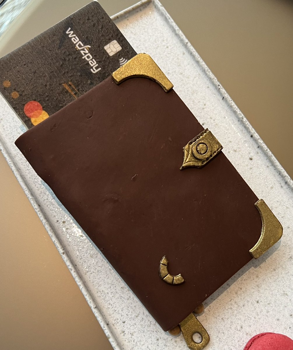 Anish_tweeets's tweet photo. Such a thoughtful gesture by @fourseasons . 

Edible chocolate with @WadzPay branding ❤️

#wearewadzpay #wtk https://t.co/f4QcXWiuUB