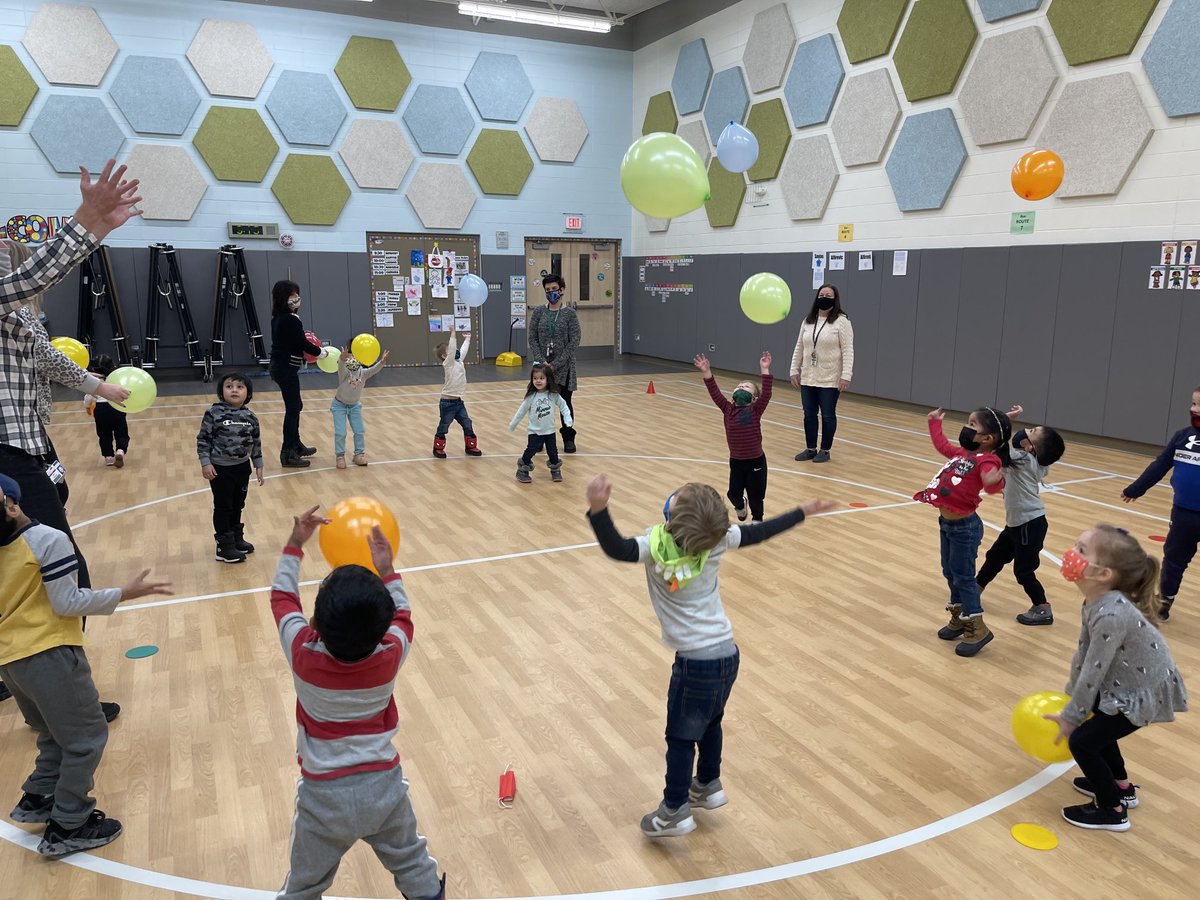 Fun with balloons in motor group. #rtsd26learns #rtsd26bettertogether