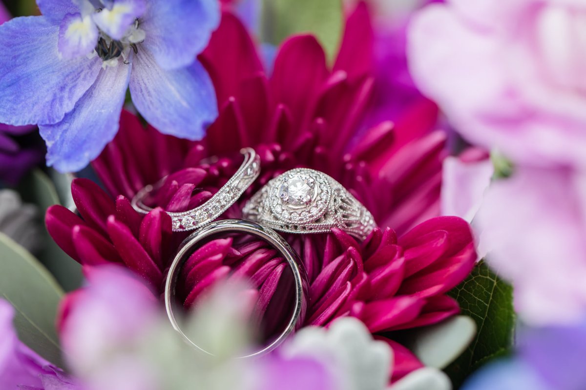 GreatExpKy's tweet photo. Engaged over the holidays? Give us a ring to talk through your plans. We can help streamline the process, keep you on track....and make it FUN.
PC: @hannahmcnamara 
#lexingtonweddingplanner https://t.co/nVPDuKHYxd