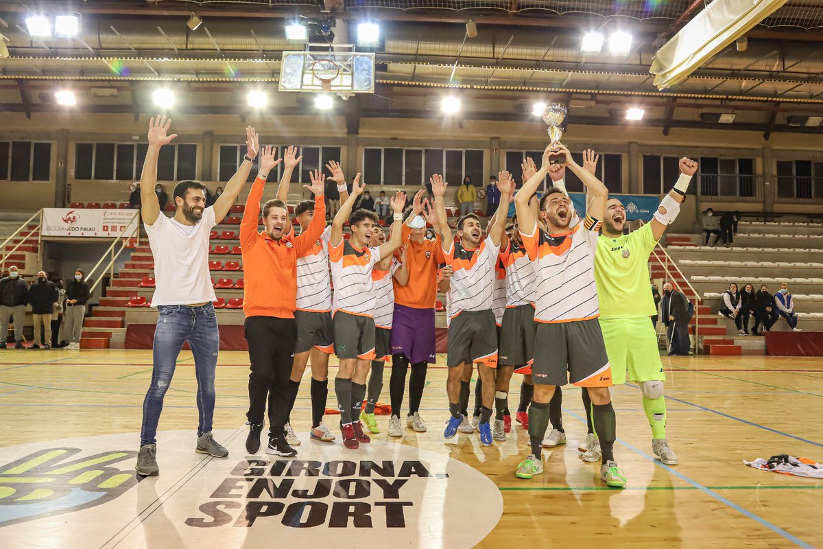 EL FRICAFOR FS VILAFANT CAMPIÓ DE LA COPA GIRONA 🏆

El sènior A va competir una Final-Four impecable guanyant 3-7 al Palafolls a semifinals i derrotant amb un contundent 5-1 a un Lloret de DH. ⚽️

Gràcies afició i patrocinadors, sense vosaltres res d’això seria possible. 🤝