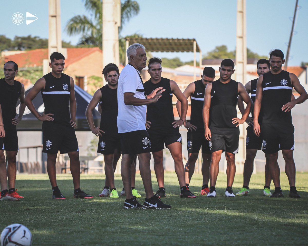 AREAFRANJEADA's tweet photo. El preparador físico Elvio Paolorosso, se sumó esta mañana a los trabajos del equipo en #OIMPIA 

- Trayectoria: Selección Paraguaya y Argentina, FC Barcelona, Newell's, Boca Juniors (entre otros). Vía @OlimpiaMedia

#𝗣𝗿𝗲𝘁𝗲𝗺𝗽𝗼𝗿𝗮𝗱𝗮𝗢𝗹𝗶𝗺𝗽𝗶𝗮𝟮𝟬𝟮𝟮 ⚪⚫⚪ https://t.co/6MQ2aGlmb7