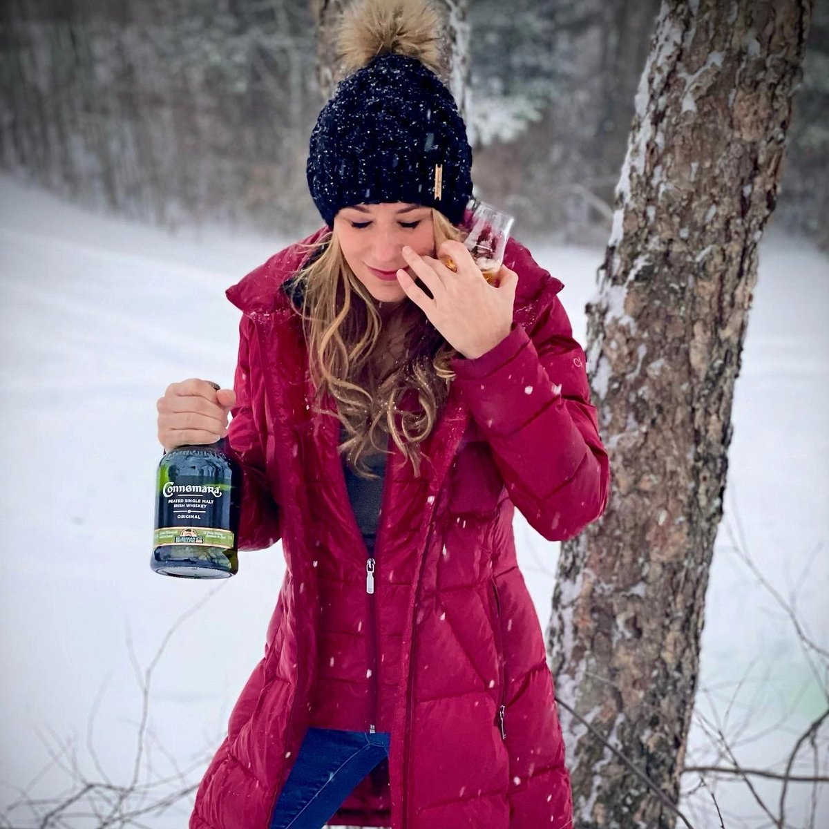 DuchessofIslay's tweet image. Connemara Irish Whiskey 
Learn about a peated Irish whiskey and the theories behind ‘whisky’ vs ‘whiskey’. 
Cheers! 🥃

duchessofislay.com/the-whisky/f/c…

#irishwhiskey #peatedwhisky #connemara #connemarawhiskey #peatedirishwhiskey