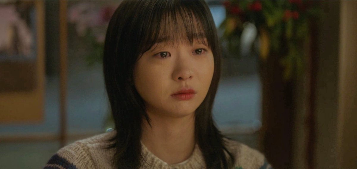 zygmaund's tweet photo. yeonsu&amp; choi ung were traumatized with different reasons. he was scared to be abandoned&amp;she was scared to hold on to someone for too long that she would forget reality.

both of them suffered&amp;all they needed is each other. genius writing😭
#OurBelovedSummer #OurBelovedSummerEp11 https://t.co/2yguvZfTCd