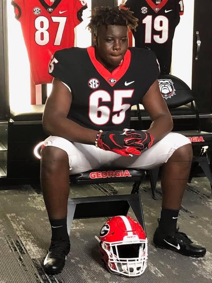 This pic is from way back in Jan. 2019, just sitting and weighing your options. Now today you get to suit up in red and black for the National Championship game. Y’all go get that Natty big guy! @amarius_mims #NextLevelRoyals