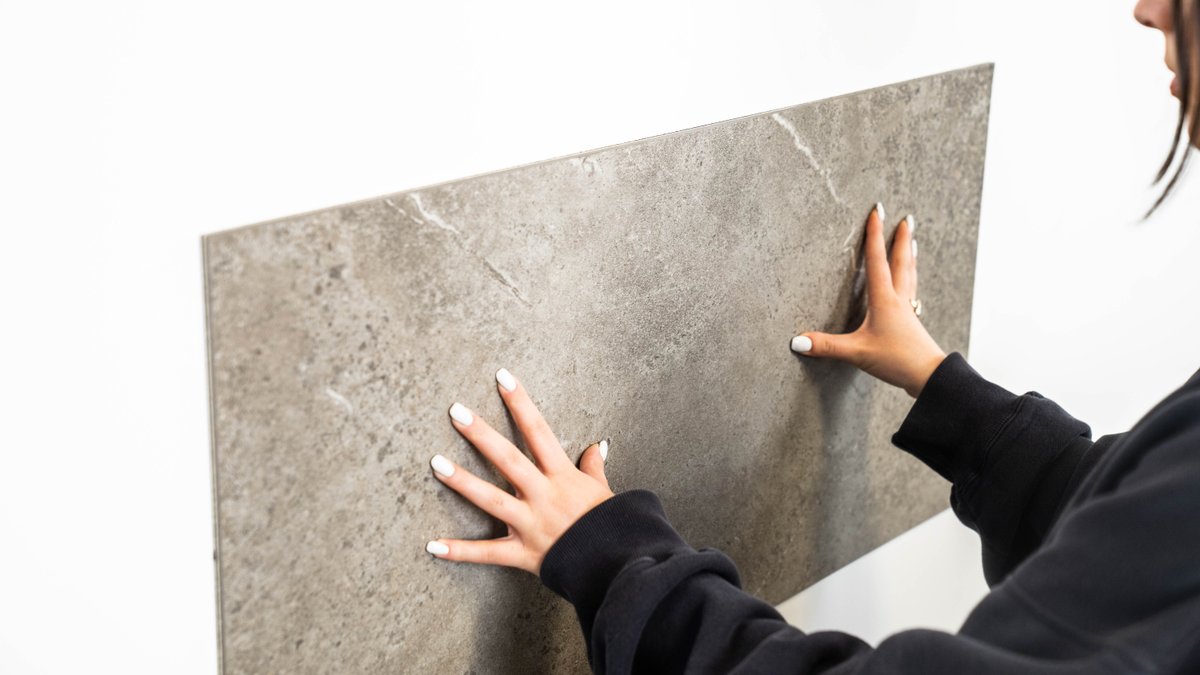 SurfaceDesign4's tweet image. If you have a unique space you're looking to remodel, look no further! Our tiles can easily be cut to the desired size, for a perfect installation down to the nearest millimeter. 📏 thd.co/3AJDtNj low.es/3FN4X8r