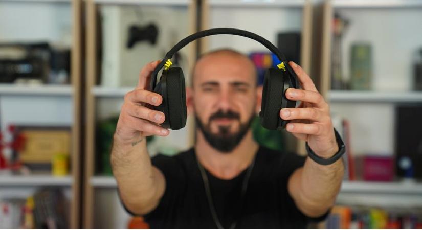 Как понять что наушники logitech g435 зарядились. Logitech g435. Лоджитек 435. Logitech g435 Lightspeed. Logitech g g435.