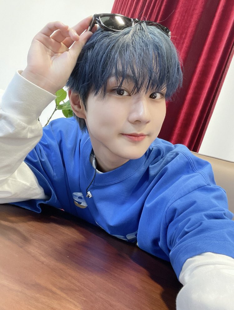 enhypen ジョンウォン ジョンウォンの青髪は最高すぎ、、 enhypenリパケ活動がんばれ