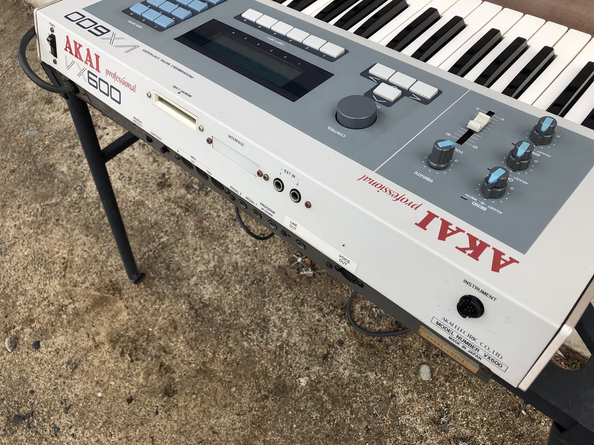 modelessfactory's tweet image. ”MODULATION MATRIX” とは  Reestablished SEQUENTIAL が名乗り始めたのかと思ってたらAKAIがすでに言ってた件、これってOberheimが商標登録したが故にMARIONが名乗れなかったアレの一般名称という理解で合ってますか？
#vx600
#matrixmodulation
#modulationmatrix
#modulationrouting