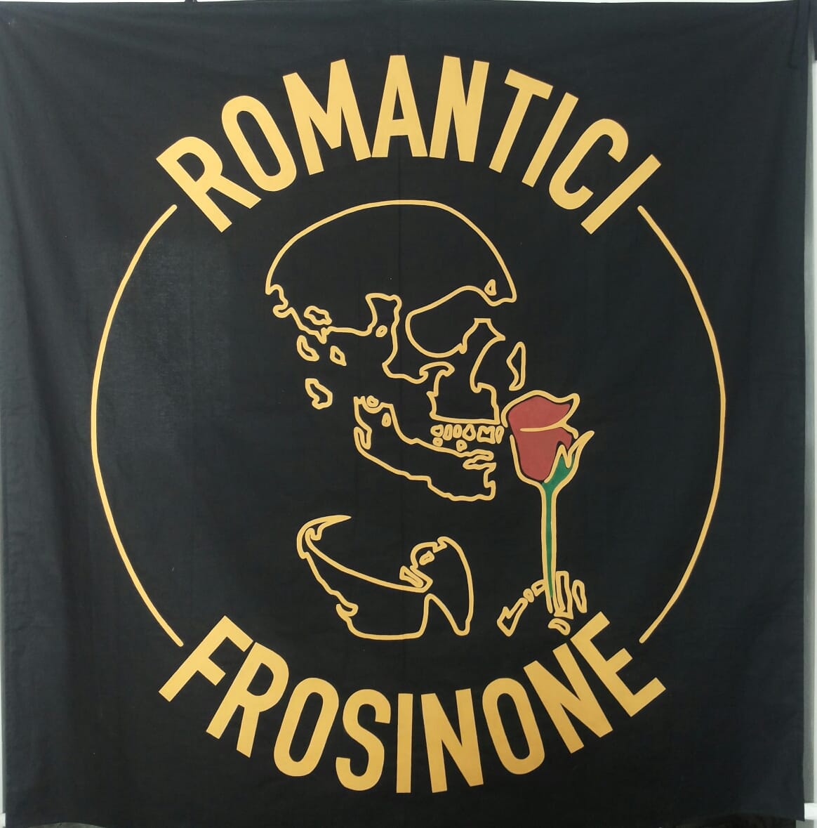 Realizzazione di #pezze #striscioni #stendardi e #bandiere di tutte le dimensioni, senza limite di quantitativo e colori. Cuciture, asole, fascette in cotone, spedizione e tanti altri servizi accessori. 
<a href="/ToccoFelpato/">ToccoFelpato</a>

Per informazioni scrivici una mail a toccofelpato@email.it