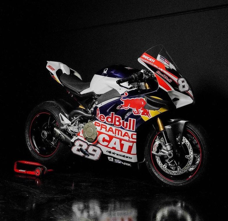 DLenz96's tweet photo. Parliamo di quanto è bella la livrea disegnata da Brografic per la Panigale V4S che sta usando Martin per allenarsi ad Almeria

@88jorgemartin 
#ForzaDucati #MotoGP #2020Loading https://t.co/fyylyLS5cf