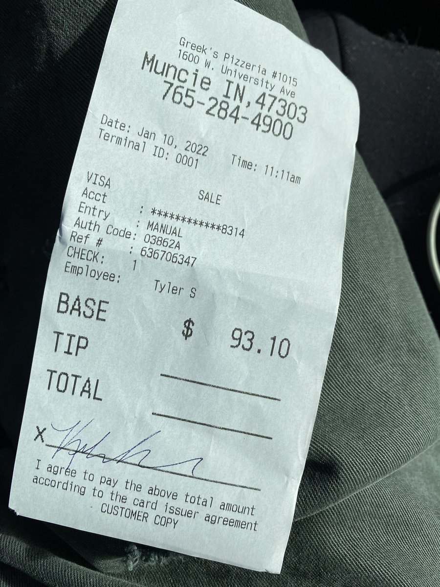 _actuallytylerr's tweet image. the way the bsu honors house ordered $93 of pizza and didn't tip me at all lol