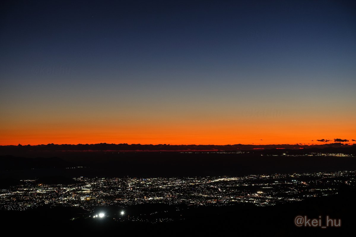 kei_hu's tweet image. トワイライト

#Sony #SonyRX #ファインダー越しの私の世界ᅠ 
#箱根 #駿河湾 #夜景 #夕景
#芦ノ湖スカイライン