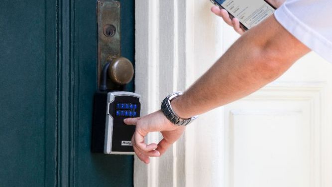 MasterLockUS's tweet photo. With decades of experience serving the real estate community, we're excited to announce a new partnership in becoming the official electronic lock box provider of @MIBORBoard.
Read more at: https://t.co/bz35GQn2bx
#MasterLock #MIBOR #BluetoothLocks #MasterLockVault https://t.co/m4ZqpnvEv3