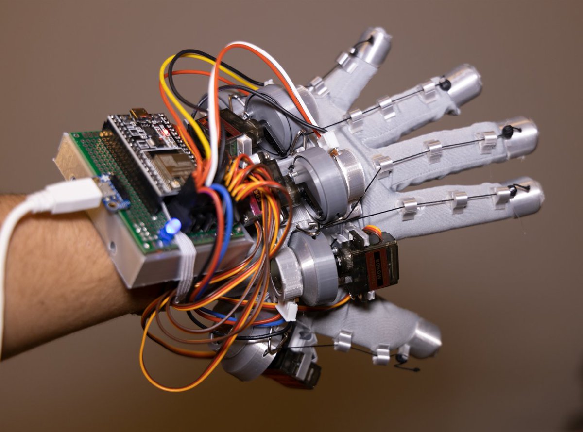 gzunigah's tweet image. Low Cost Haptic VR Gloves Work With Hacked Steam Games hackaday.com/2022/01/10/low… #Games #VirtualReality #Arduinoesp32