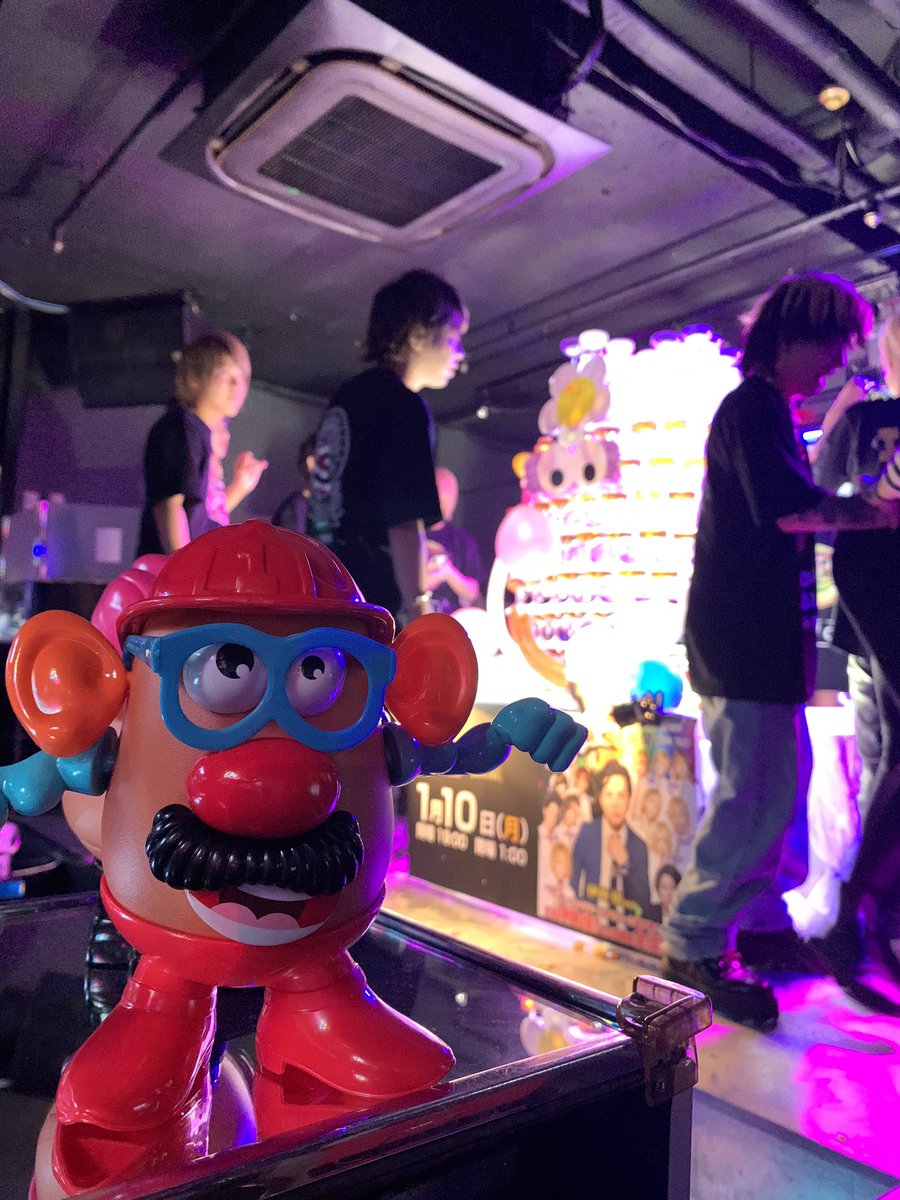 angiesbar0202's tweet photo. お世話になっているN1Gの伊崎MGのお誕生日祝い行ってからの、只今Open致しました(*`･ω･)ゞ

#名古屋 #栄 #女子大
#おなべばー #オナベバー #おなべバー
#ftm #FTM #おなべ #オナベ #元女子
#transman  #transbar https://t.co/VjCE5eT5VN