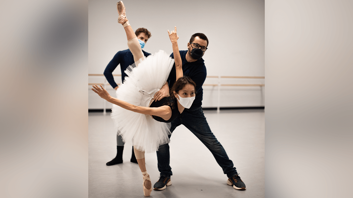 phila_ballet's tweet photo. Principal Dancer, Yuka Iseda, shines from the studio to the stage! 🌟
📸: Arian Molina Soca (@arianms035)
🩰: Yuka Iseda with Artistic Director, Angel Corella
#PhiladelphiaBallet #PhillyBallet #Ballet #Phillyarts #PerformingArts #arthappenshere #behindthescenes #balletdancer https://t.co/6zCZJrEEaR