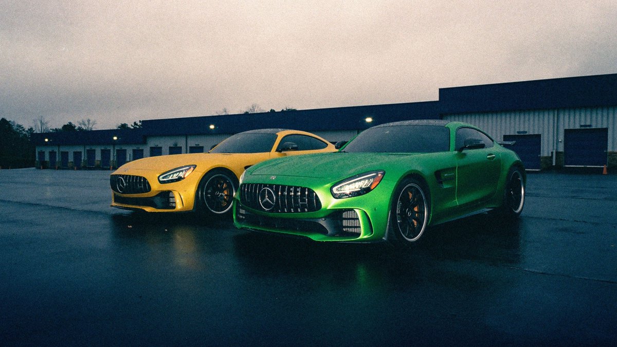 MercedesAMG's tweet photo. Green Hell Magno and Sunbeam Yellow. 💛💚

Which would you pick?

📷 jjjjavi (IG) for #MBphotopass via @MercedesBenzUSA 

#DrivingPerformance #MercedesAMG #AMGSpirit https://t.co/dfYJI89A1t