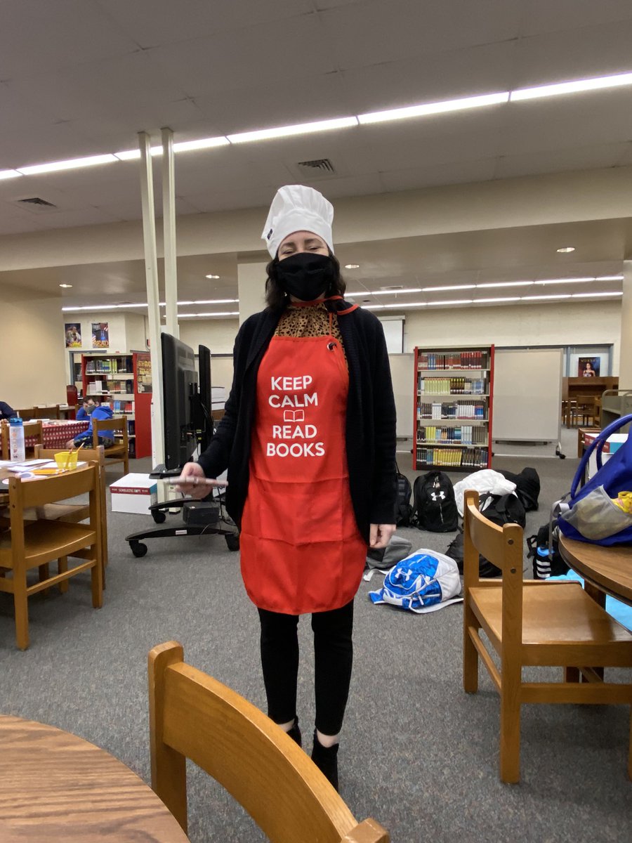 SarnesJ's tweet photo. 6th Grade Book Tasting at the Bulldog Bite Cafe with @lindseymason23 . So much fun checking out some new titles. Thanks for hosting us, Mrs. Mason! #wilsonsouthern #WilsonSD https://t.co/g9ck8VNobY